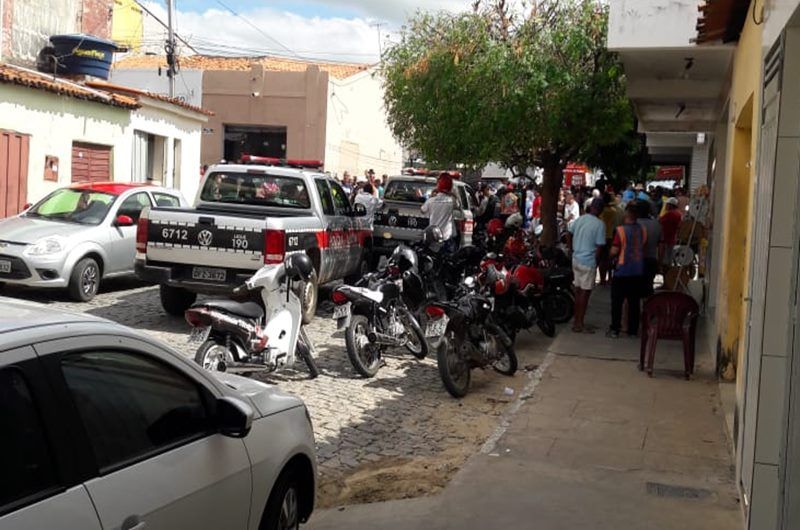 Tiroteio deixa três pessoas feridas no centro de Piancó