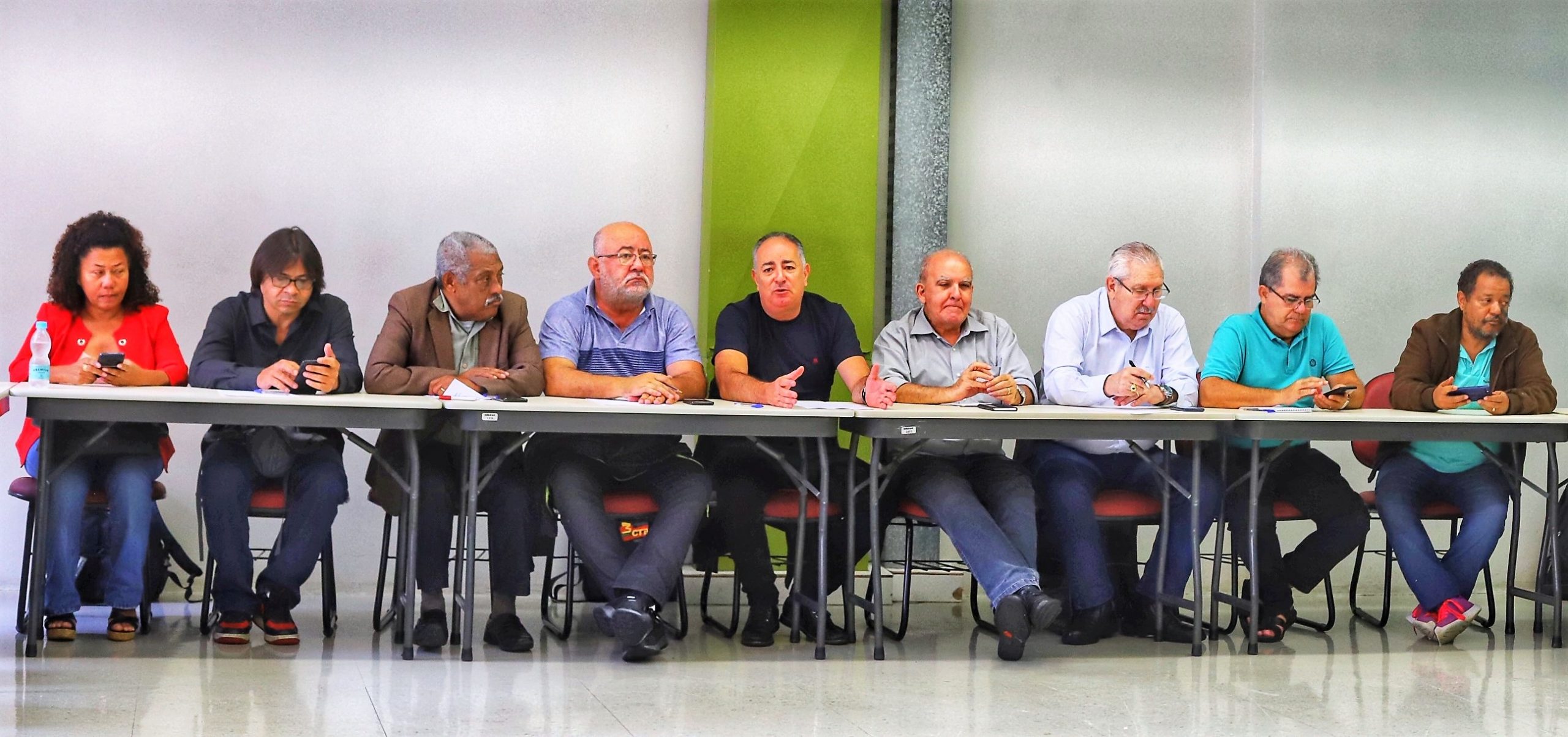 Centrais aprovam agenda de lutas e condenam autoritarismo de Bolsonaro