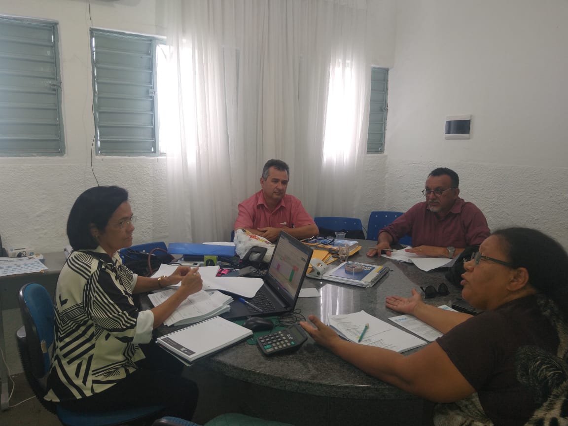 SINFEMP visita escolas e creches e reúne com Secretária de Educação