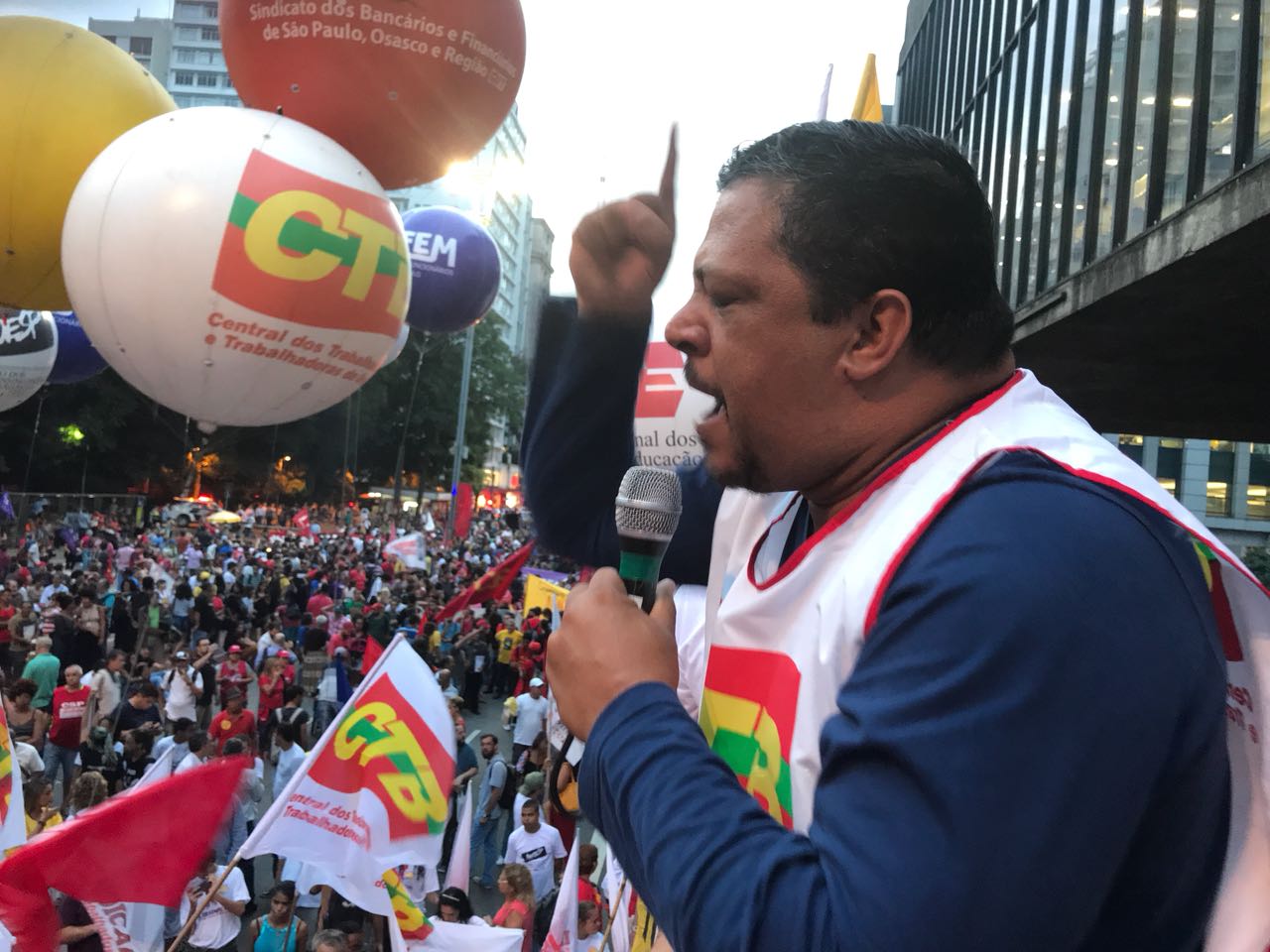 CTB rejeita corte de salários proposto pelo governo Bolsonaro