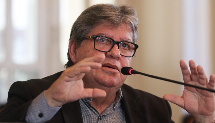 Novo decreto do governador ordena fechamento de bancos, casas lotéricas e veta circulação de ônibus intermunicipais; veja