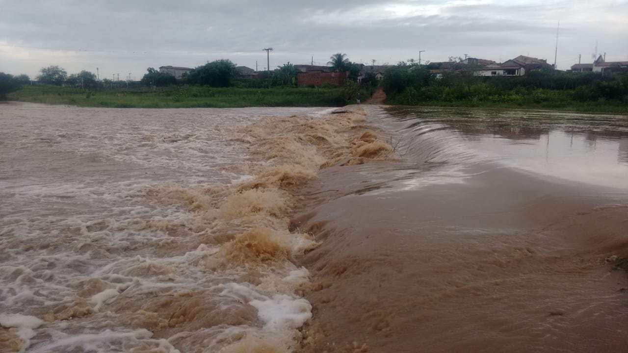 Rio Farinha tem a sua maior cheia do ano. Vídeo