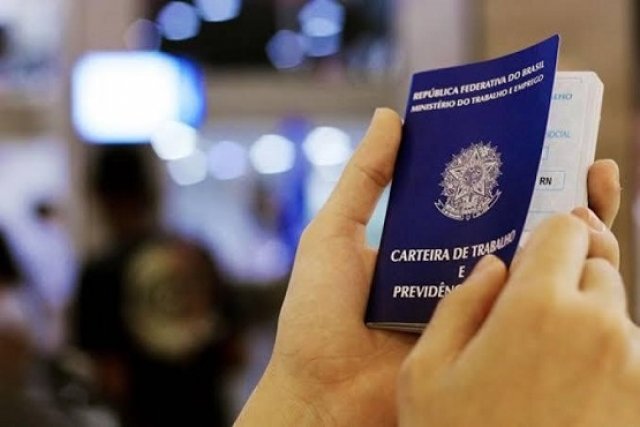 Coronavírus: Juíza determina a reintegração de trabalhadores demitidos por construtora em razão da pandemia, sob pena de multa de R$ 1 milhão
