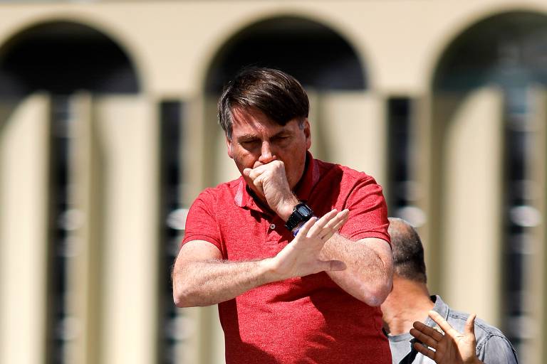 Políticos e entidades criticam discurso de Bolsonaro em ato que defendia intervenção militar