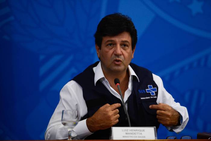 Ministro Mandetta defende diálogo com milicianos e traficantes contra o coronavírus