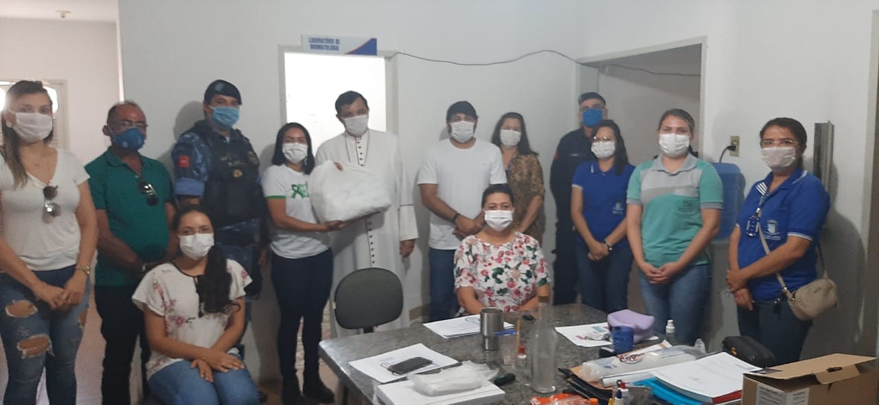 Bispo diocesano visita serviços de saúde em Patos