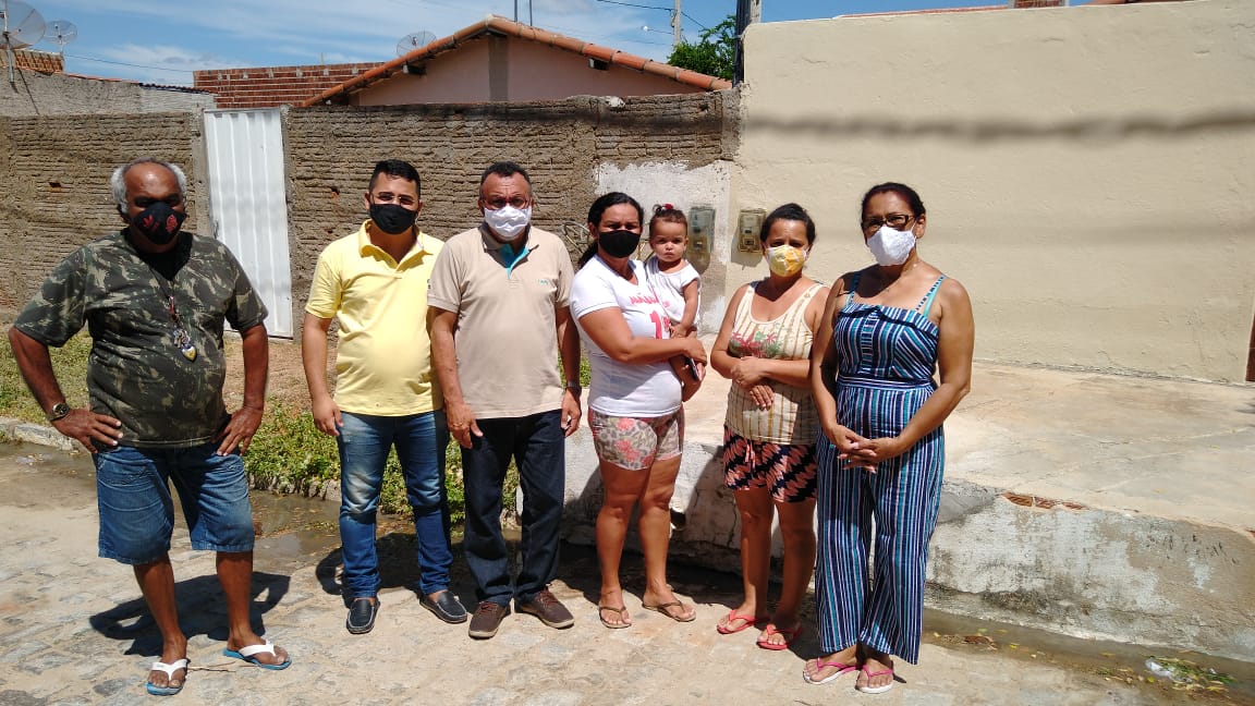 Vereador eleito Zé Gonçalves faz a luta com moradores do Conjunto Geralda Medeiros em Patos