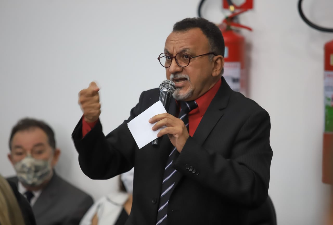 “Prejudicar os servidores e ironizar afirmando que o decreto é “light” é um insulto”, diz o sindicalista e vereador de Patos, Zé Gonçalves