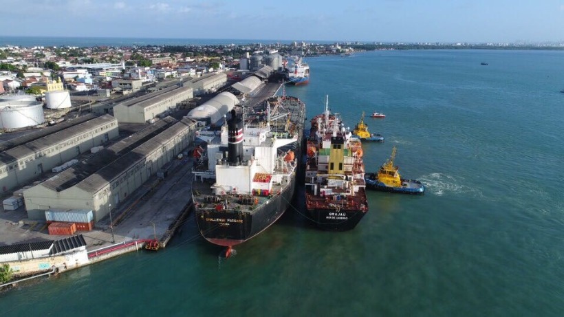 Navio com tripulantes com suspeitas da Covid-19 fica isolado no Porto de Cabedelo