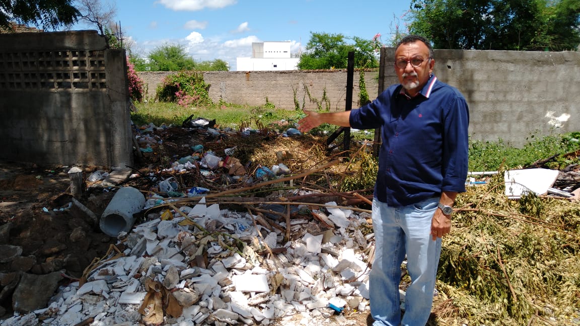 Vereador Zé Gonçalves denuncia lixão no Bairro São Sebastião em Patos, precisamente no ” Beiral”.