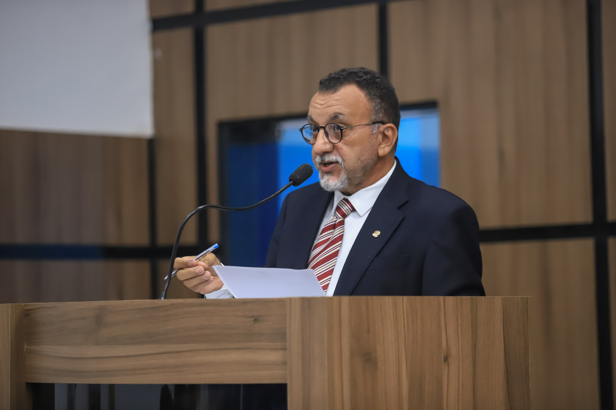 Zé Gonçalves diz que servidores foram apunhalados pela gestão municipal e precisam ir a luta.