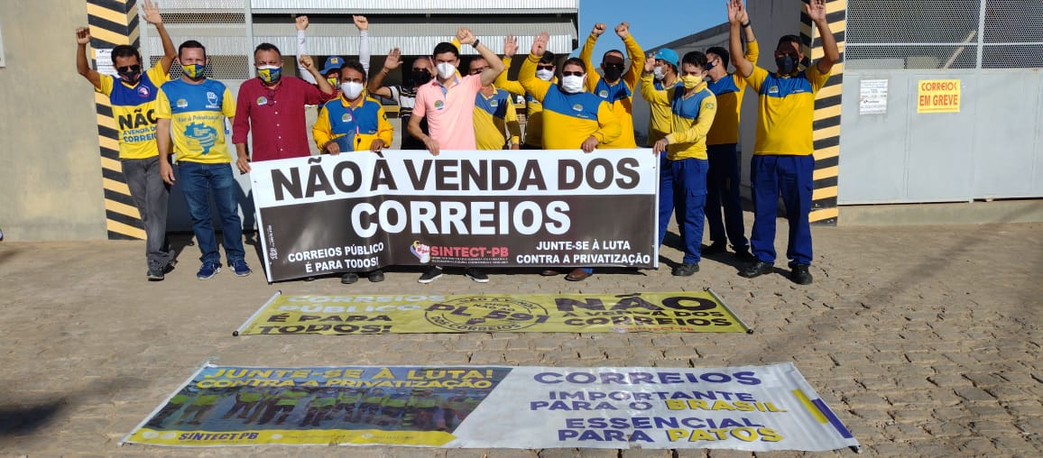 Zé Gonçalves participa de mobilização dos trabalhadores dos Correios em Patos.